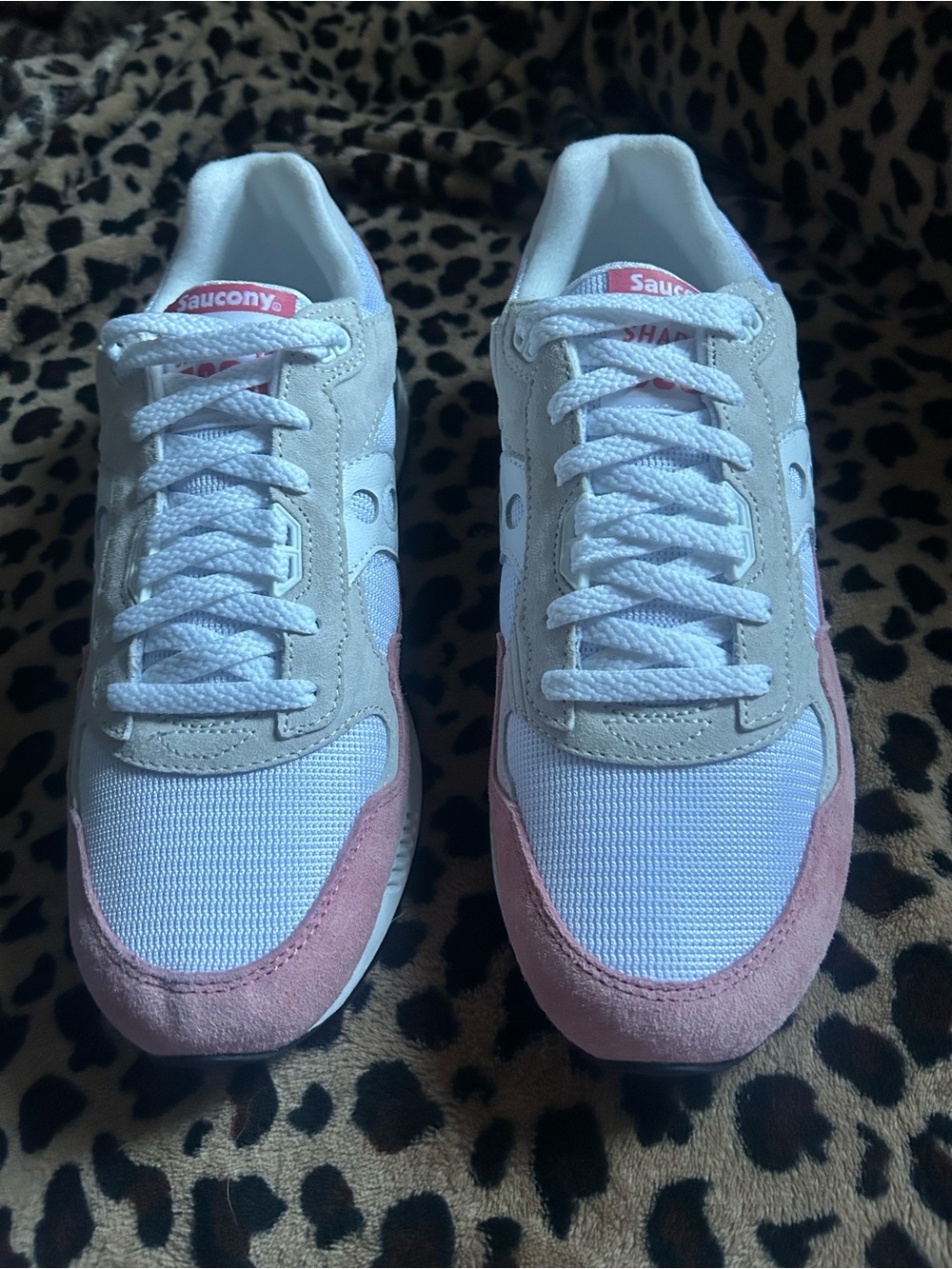 Unisex Saucony White & Pink Casual Runner Sneakers men’s 10.5 women’s 12